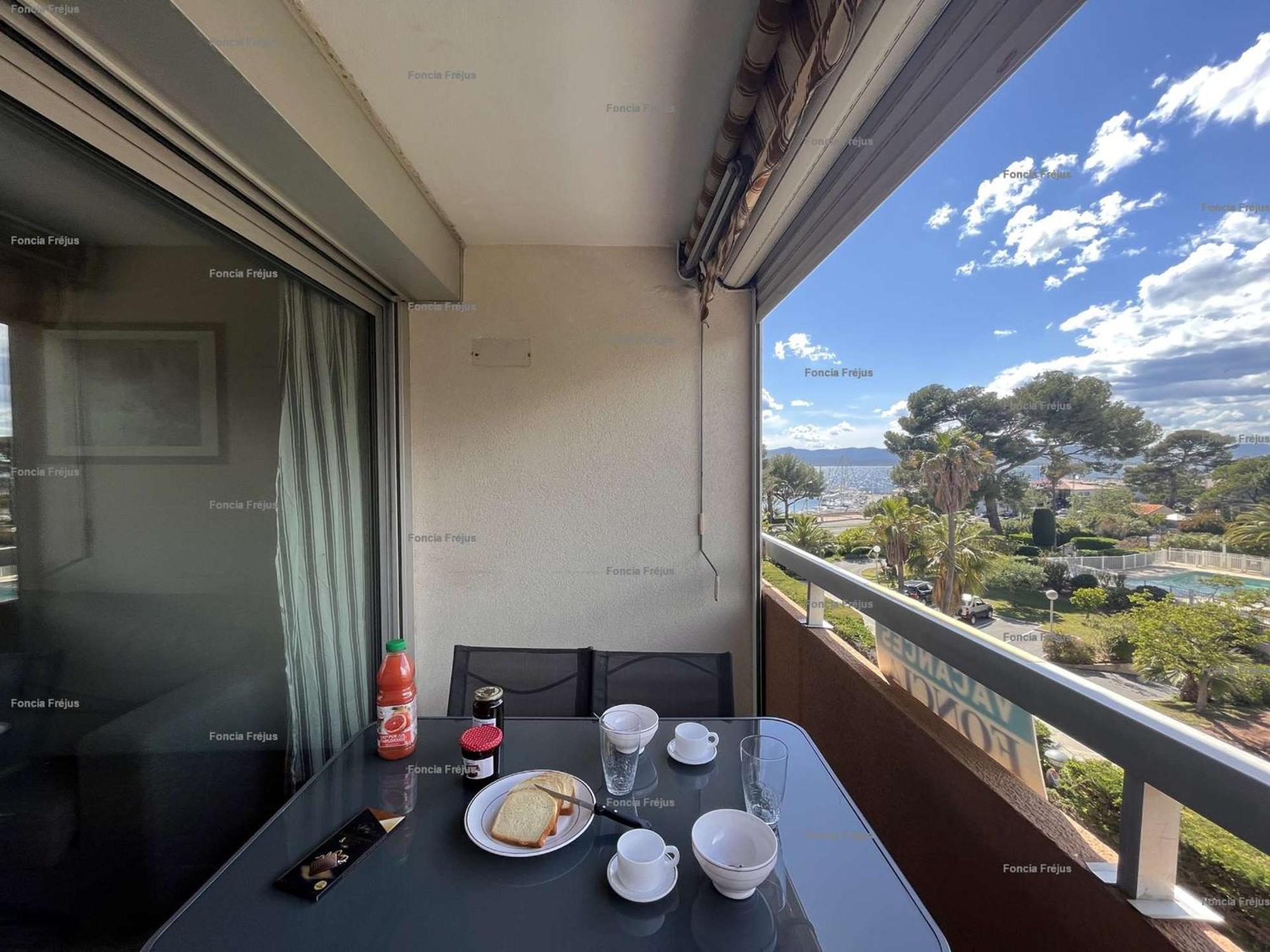 Studio Cabine A St-Raphael Avec Terrasse Et Parking, A 100M De La Plage - Fr-1-226A-23 Saint-Raphaël Eksteriør billede
